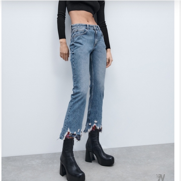 Zara Low Rise Crop Flare Plaid Raw Hem Rigid Jeans Size 8 - Picture 2 of 11
